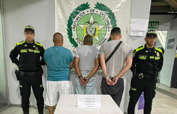 Tres personas fueron capturadas por el delito de tráfico de migrantes Estas-personas-fueron-sorprendidas-momentos-en-que-transportaban-a-25-ciudadanos-de-nacionalidad-haitiana