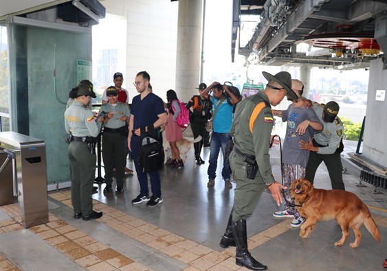 Realizamos planes de registro y control en transporte masivo del área metropolitana de Pereira  Nuestros-uniformados-están-comprometidos-con-la-seguridad-de-los-habitantes-de-Pereira-Dosquebradas-y-la-Virginia
