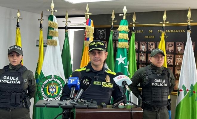 tres polic&iacute;as, incluyendo el subcomandante del departamento de risaralda
