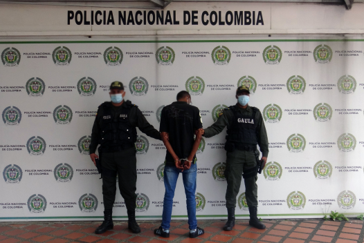 Capturado hombre que exigía $6.000 pesos diarios a vendedor ambulante en la ciudad de Pereira Capturado hombre que exigía $6.000 pesos diarios a vendedor ambulante en la ciudad de Pereira