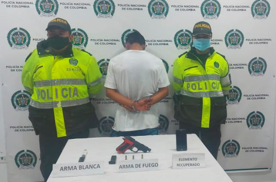 Capturado y aprehendido dos hombres luego de hurtar las pertenencias a un taxista La actividad operacional se materializó en el barrio Modelo del municipio de Dosquebradas