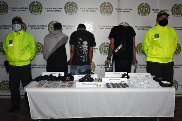 Capturamos-tres-sujetos-entre-ellos-a-su-líder-conocido-como-el-mueco Mediante-diligencia-de-registro-y-allanamiento-adelantada-en-el-barrio-Matecaña-de-la-ciudad-de-Pereira