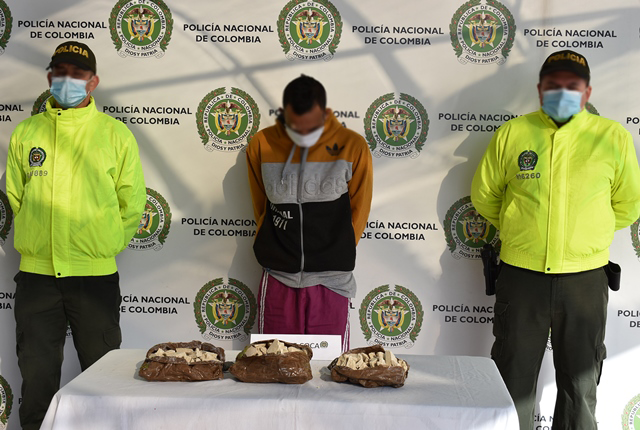 Capturamos-un-hombre-conocido-como-la-H La-diligencia-de-registro-y-allanamiento-fue-ejecutada-en-el-barrio-nacederos-de-la-capital-risaraldense