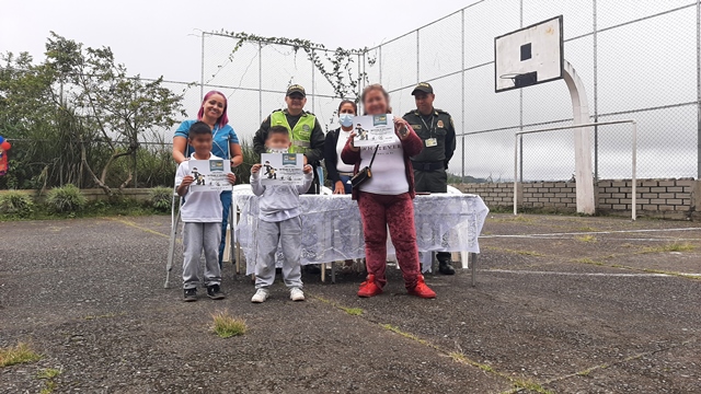 Efectuamos-la-clausura-del-programa-escolarizado-frente-al-consumo-de-drogas Actividad-realizada-en-la-escuela-María-Cristina-Gómez-del-corregimiento-de-Altagracia