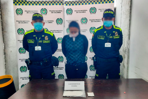 Capturada con estupefacientes Capturada con estupefacientes