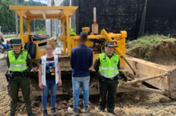 En-el-área-metropolitana-de-Pereira-estamos-comprometidos-con-la-protección-del-medio-ambiente El-capturado-se-encontraba-afectando-la-fuente-hídrica-del-río-Otún-por-el-sector-conocido-como-Pizamo