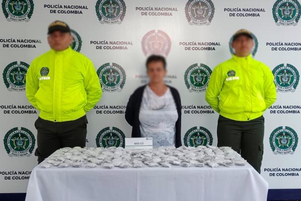 En-el-barrio-Corocito-de-la-capital-risaraldense-almacenaba-varias-dosis-de-base de coca La-mujer-de-65-años-al-parecer-se-encuentra-bajo-las-órdenes-de-un-grupo-delincuencial-en-la-ciudad-de-Pereira