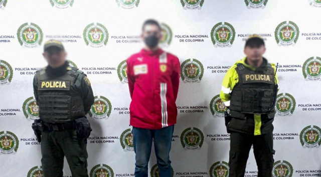 En-el-barrio-las-Mercedes-de-la-capital-risaraldense-capturamos-un-hombre-por-el-delito-de-feminicidio Los-hechos-origen-de-la-captura-se-presentaron-en-el-mes-de-diciembre-del-año-2019-en-la-capital-risaraldense