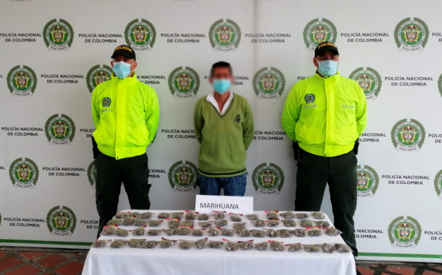 En-la-ciudad-de-Pereira-se-captura-un-hombre-con-marihuana-en-el-corregimiento-de-Puerto-Caldas El-hombre-conocido-como-Oscar-lidera-la-venta-de-estupefacientes-tipo-marihuana-en-dicho-sector