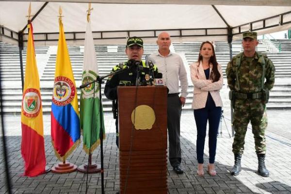 Garantizamos la convivencia y seguridad, en esta navidad, fin de año e inicio del próximo año Garantizamos la convivencia y seguridad, en esta navidad, fin de año e inicio del próximo año