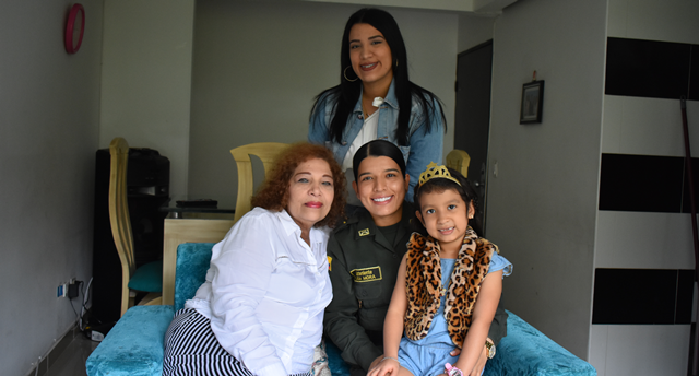 La oficial de Policía Luisa Mora, una mujer empoderada Desde-su-cargo-contribuye-a-mejorar-la-convivencia-y-seguridad-ciudadana