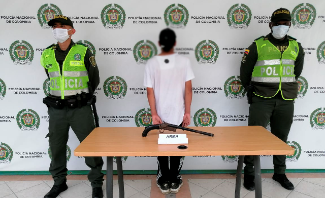 Ofensiva-contra-el-tráfico-de-armas-de-fuego-ilegales-en-el-àrea-metropolitana-de-Pereira  Dos-hombres-capturados-y-un-adolescente-aprehendido-con-armas-ilegales-en-la-capital-risaraldense