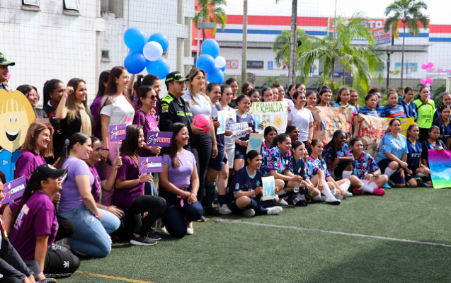 Realizamos “Torneo Violeta” de fútbol femenino Evento-en-el-cual-se-realizó-reconocimiento-a-la-mujer-por-su-ardua-labor-y-dedicación