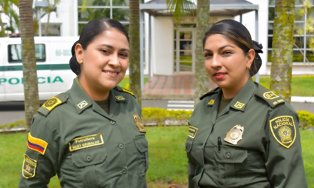 Ser-mamá-mujer-y-policía-en-el-área-metropolitana-de-Pereira-es-un-honor-y-una-luz-de-esperanza  Hoy-destacamos-la-labor-de-la-patrullera-Mary-Alexandra-Grimaldo-y-la-Subintendente-Viviana-Isabel-Pinzón