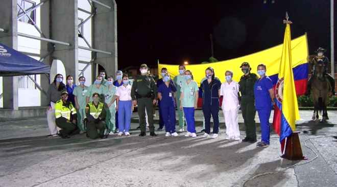Saludamos al cuerpo de sanidad rendimos un merecido homenaje a los profesionales de la salud
