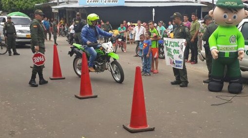 Policía lleva pedagogía a conductores para prevenir accidentalidad Policía lleva pedagogía a conductores para prevenir accidentalidad