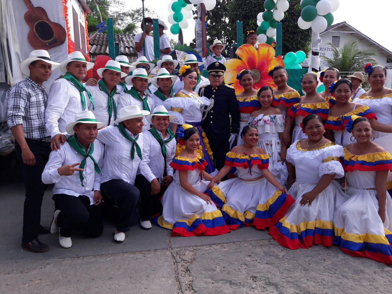 Destacada representación de los hombres y mujeres policías en Leticia Amazonas 