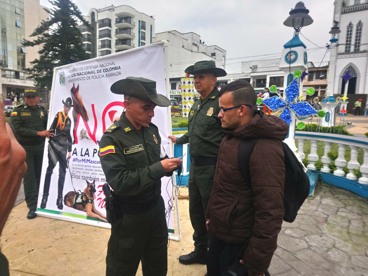 nuestras mascotas te lo agradeceran  No a la pólvora, pensemos en nuestras mascotas, campaña institucional.