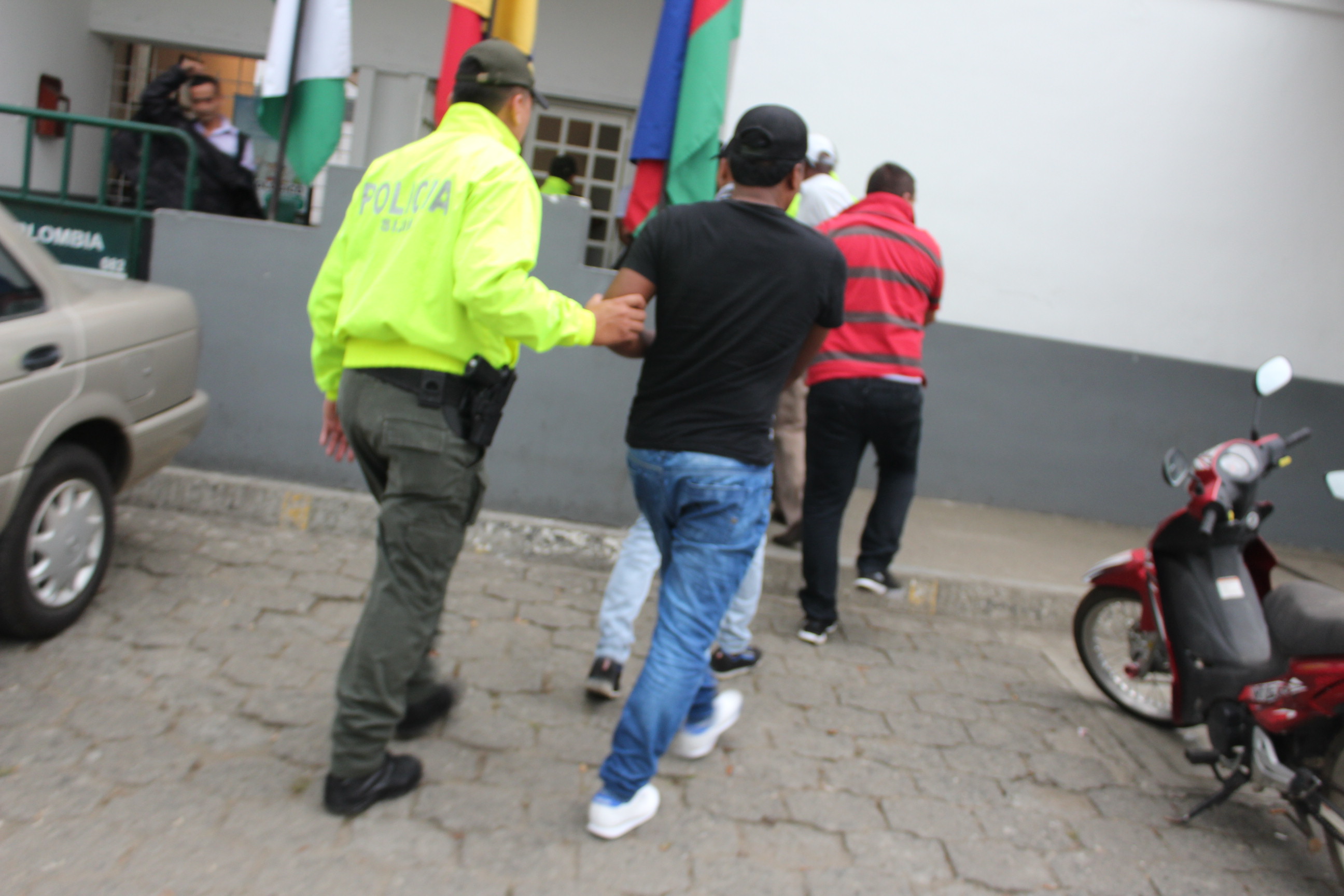 Hurtaban vehículos y los vendian por Internet Desarticulada estructura delincuencial dedicada al hurto de automotores en Cali