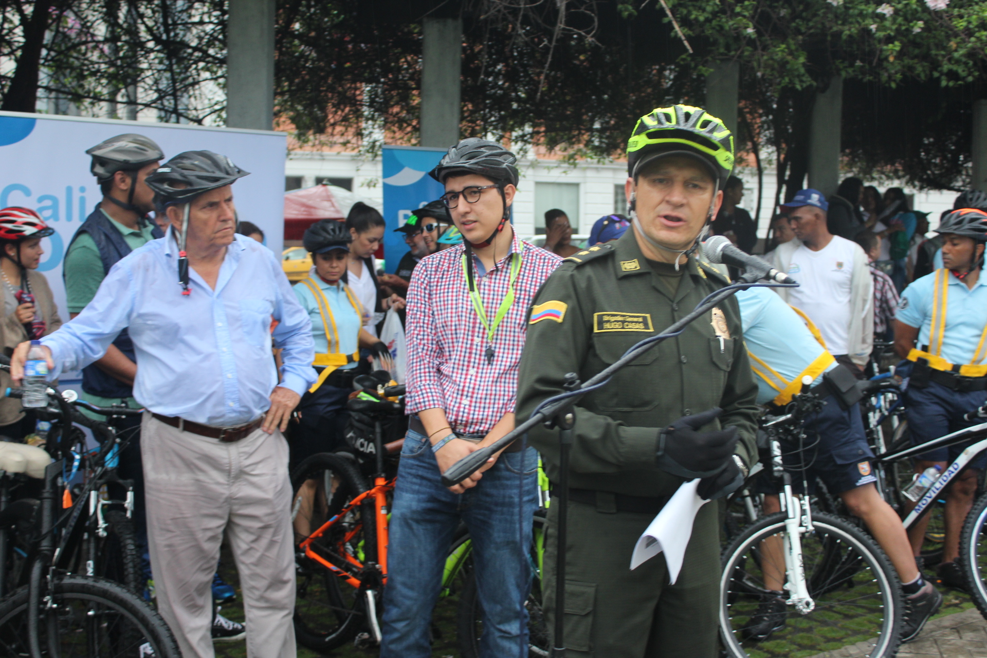 Comandante Policía Metropolitana de Cali en lanzamiento de la semana de la bicicleta Actividad liderada por Alcadía y Policía en Cali