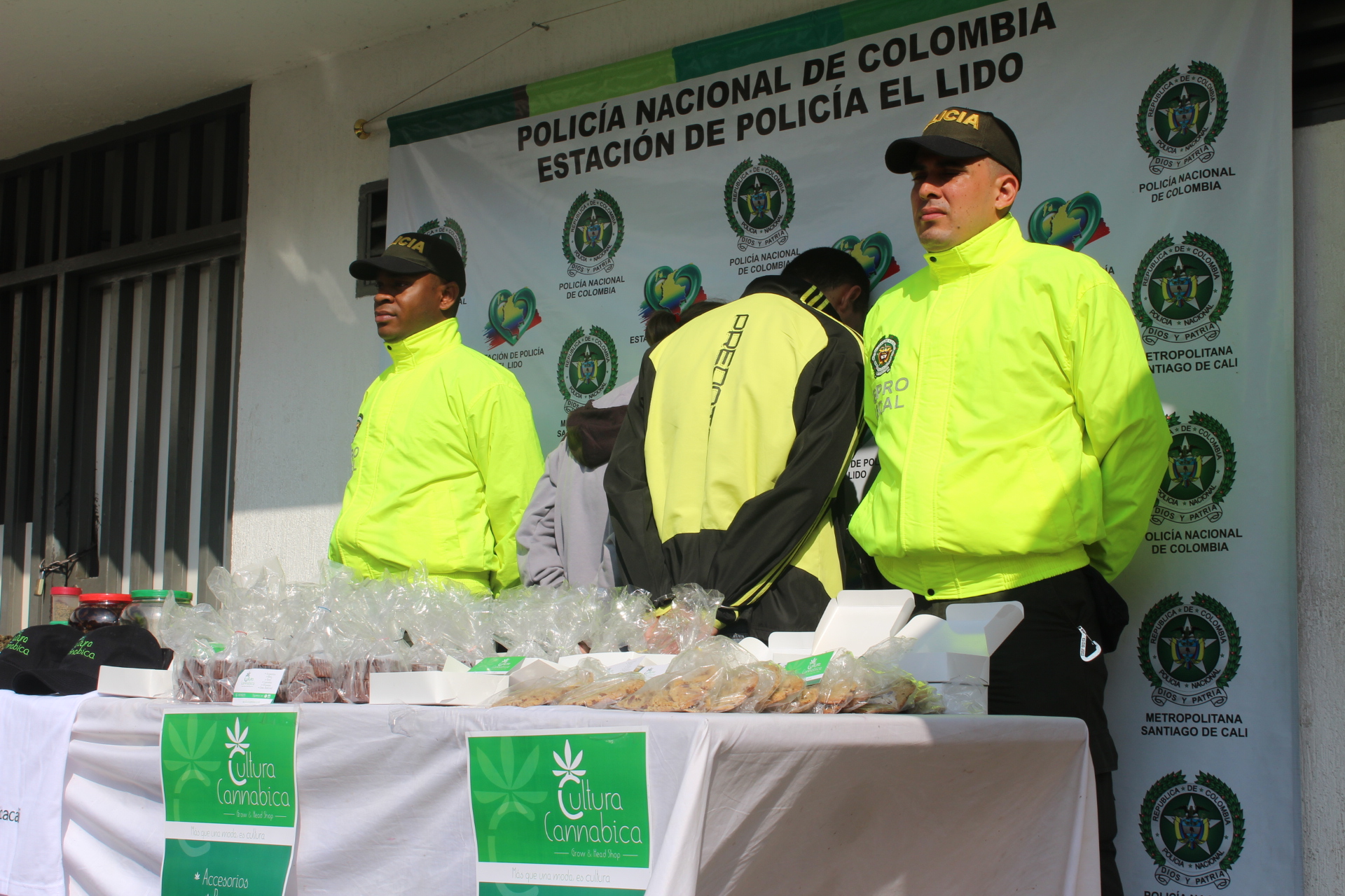 Madre e hijo fabricaban productos de panadería con marihuana Galletas, pasteles y brownies los elaboraban con marihuana