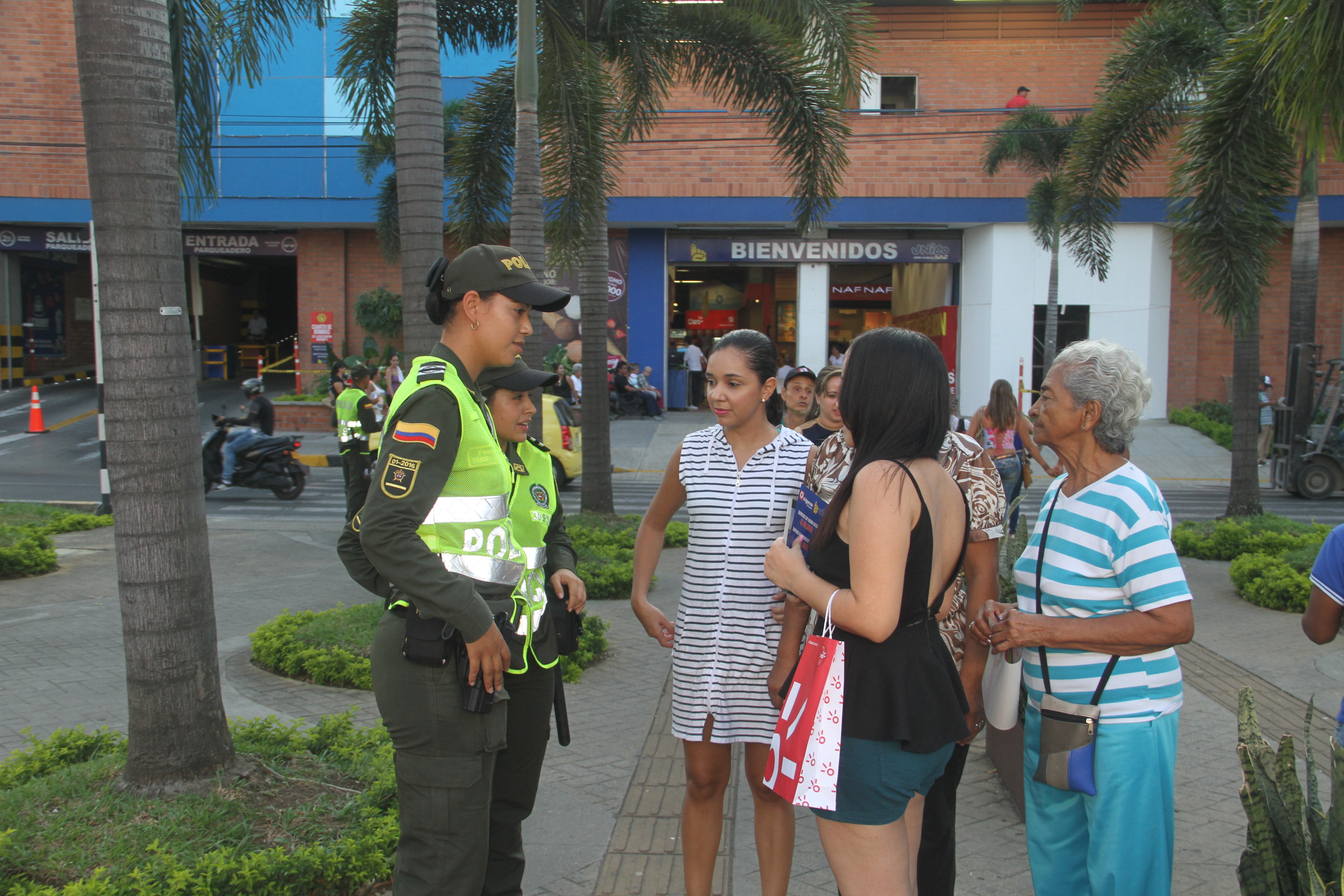 Llamado a la tolerancio y el respeto en celebración de Día de las Madres Fecha para la unión familiar