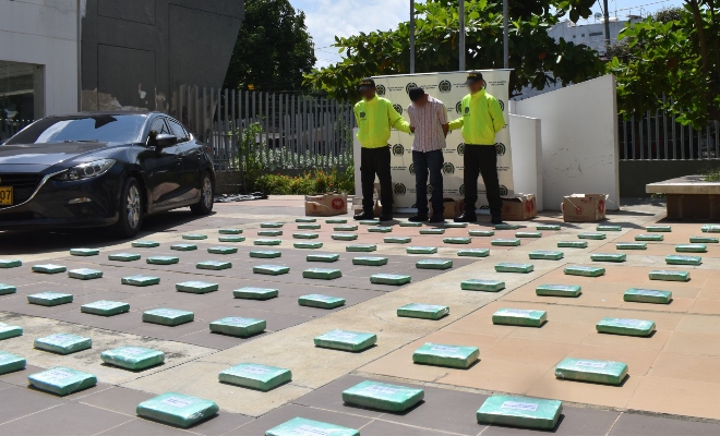 Incautación de 118 kilos de cocacina en un parqueadero del barrio crespo Incautación de 118 kilos de cocacina en un parqueadero del barrio crespo