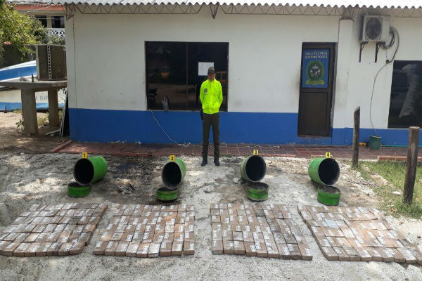 Incautación-216-kilos-de-cocaína1