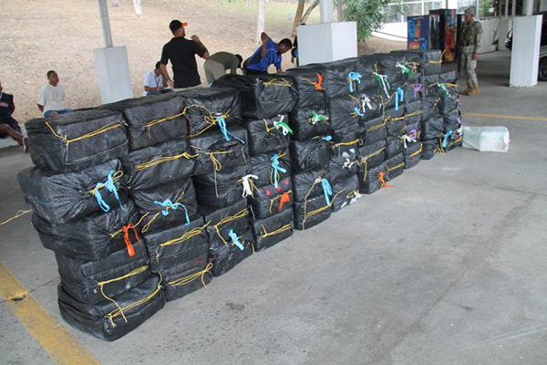 Con autoridades de Costa Rica y Ecuador nos incautamos de 2.7 toneladas de cocaína Con autoridades de Costa Rica y Ecuador nos incautamos de 2.7 toneladas de cocaína