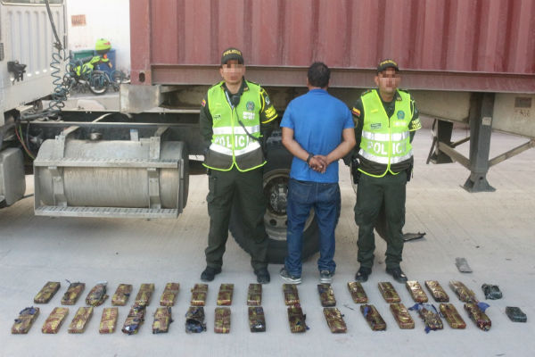 incautación-de-65-kilos-de-cocaína-en-un-tracto-camión
