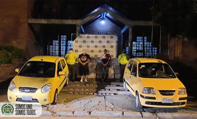 incautación de droga e inmobolización de dos taxis