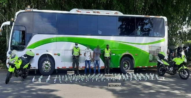 150 frascos de ketamina venían encaletados en la pared del baño de un bus 150 frascos de ketamina venían encaletados en la pared del baño de un bus