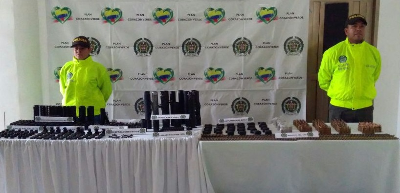 incautacion material de guerra policia valle1 incautacion-material-guerra-policia-valle