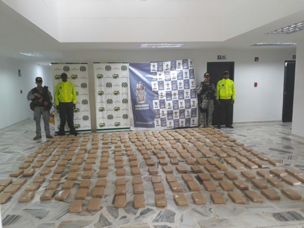 incautacion de 300 kilos de marihuana en buenaventura policia valle incautacion-300-kilos-cocaina-policia-valle-buenaventura