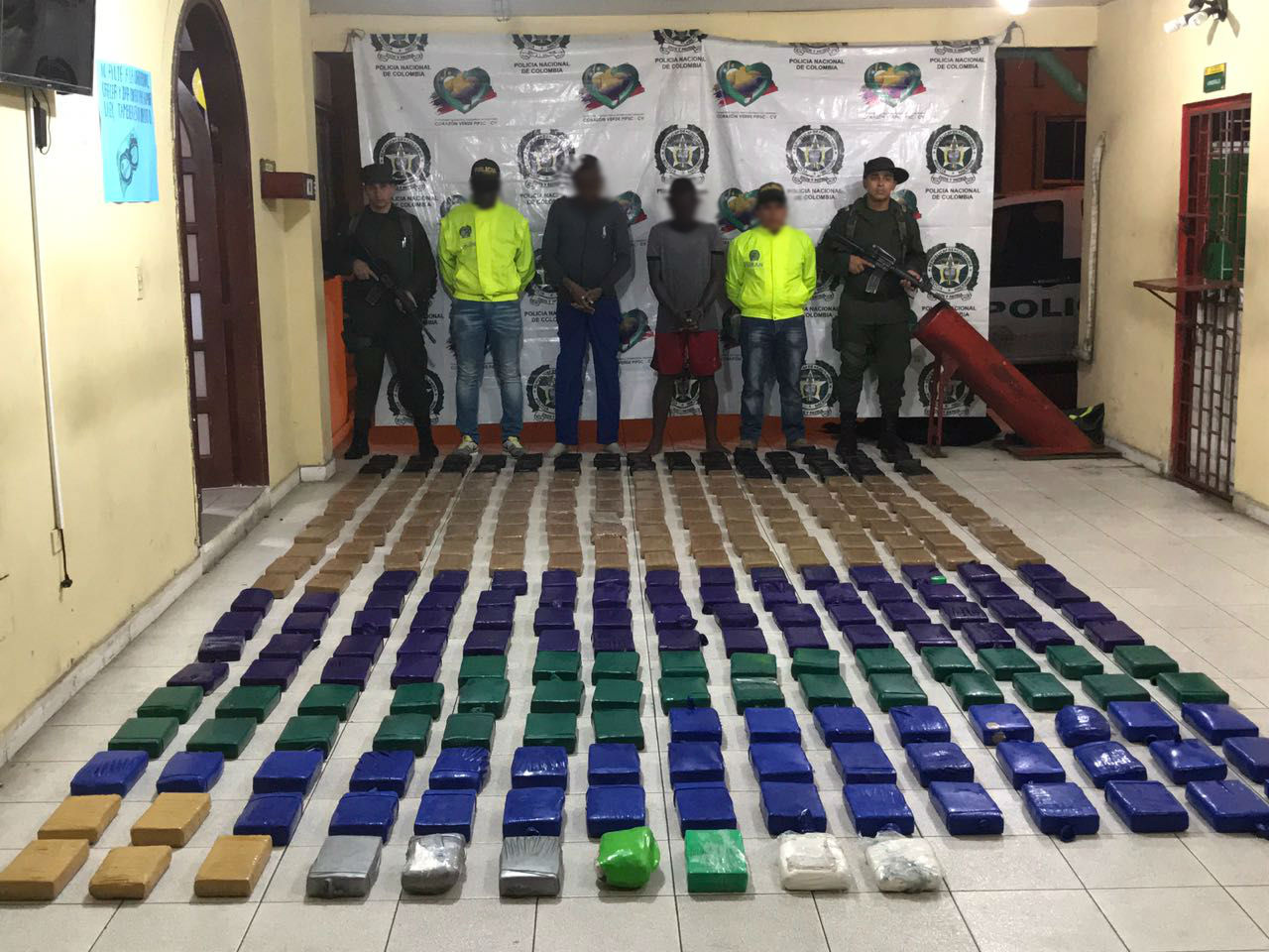 Policía-Nacional-asesta-nuevo-golpe-al-tráfico-de-estupefacientes-en-el-puerto-de-Buenaventura Policía-Nacional-asesta-nuevo-golpe-al-tráfico-de-estupefacientes-en-el-puerto-de-Buenaventura