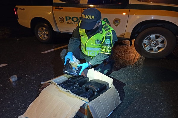 diversas modalidades de caletas se ingenian los contrabandistas  En encomiendas se realizaron tres incautaciones de estupefacientes