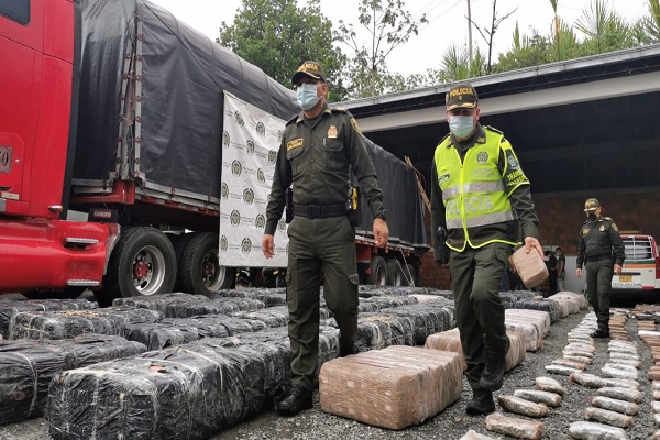 más de 10 toneladas de marihuana se han incautado en el año en vías de Risaralda  Más de 2 toneladas de marihuana venían encaletada en maíz