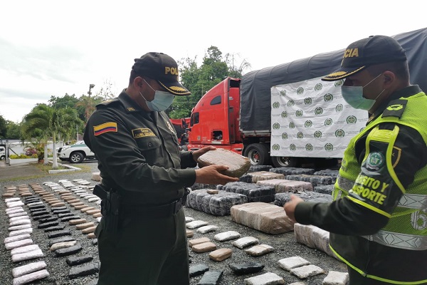 más de 10 toneladas de marihuana se han incautado en el año en vías de Risaralda  Más de 2 toneladas de marihuana venían encaletada en maíz