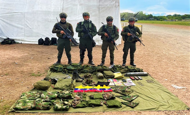 En medio de enfrentamiento con grupo armado ilegal, policía nacional incauta importante material de guerra e intendencia En medio de enfrentamiento con grupo armado ilegal, policía nacional incauta importante material de guerra e intendencia