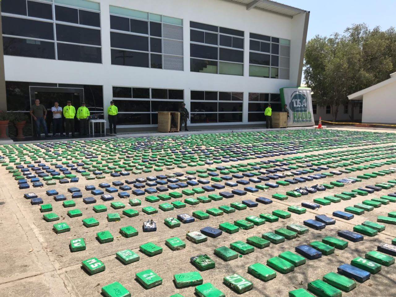 Incautadas más de dos toneladas de cocaína en Santa Marta Incautadas más de dos toneladas de cocaína en Santa Marta