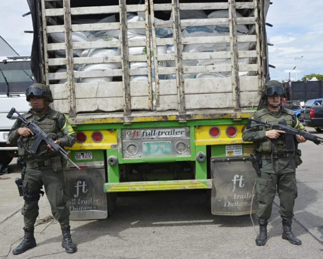 Incautamos-45-toneladas-de-azúcar-de-contrabando-que-pretendía-ser-comercializada-en-territorio-colombiano