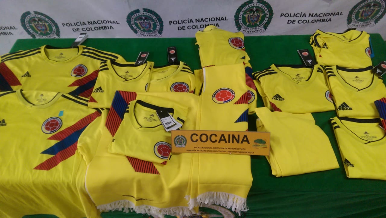 Incautamos-14-camisetas-de la-selección-Colombia-impregnadas-con-cocaína Incautamos-14-camisetas-de la-selección-Colombia-impregnadas-con-cocaína