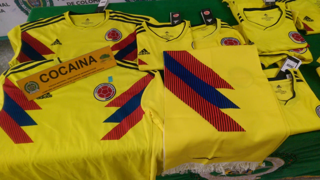 Incautamos-14-camisetas-de la-selección-Colombia-impregnadas-con-cocaína Incautamos-14-camisetas-de la-selección-Colombia-impregnadas-con-cocaína