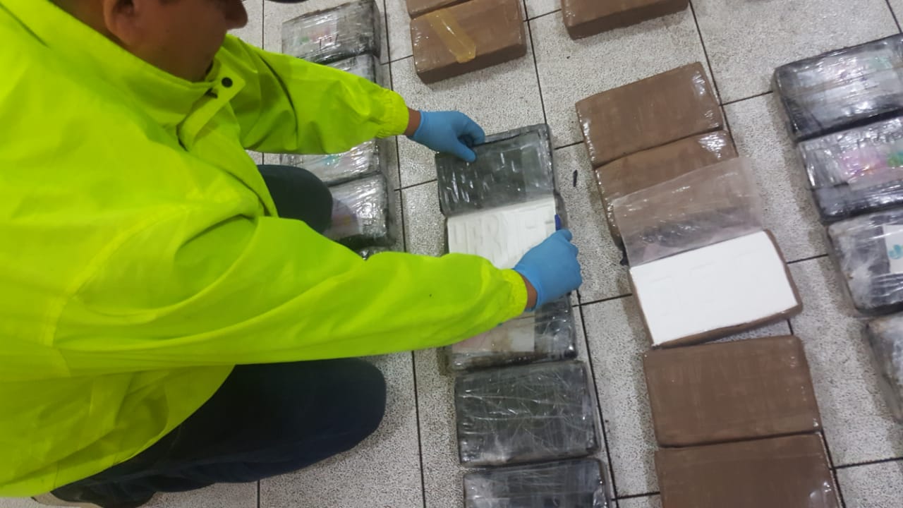 Incautamos-162-kilos-de-cocaína-ocultos-cerca-al-puerto-de-Buenaventura Incautamos-162-kilos-de-cocaína-ocultos-cerca-al-puerto-de-Buenaventura