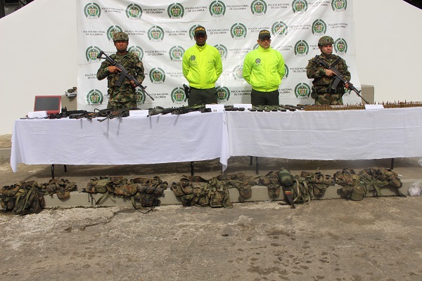 Incautamos abundante material de guerra al ELN en el chocó  Incautamos-abundante-material-de-guerra-al-ELN-en-el-chocó