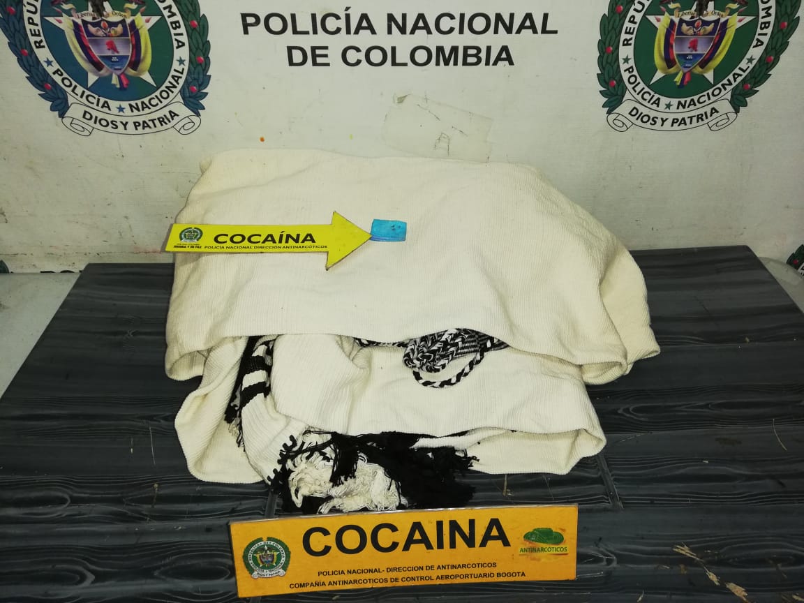 Incautamos-cocaína-oculta-en-tres-encomiendas-en-el-Aeropuerto-el-Dorado  Incautamos-cocaína-oculta-en-tres-encomiendas-en-el-Aeropuerto-el-Dorado