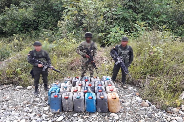 Con unidades de Infantería incautamos 125 galones de ACPM. Con-unidades-de-Infantería-incautamos-125-galones-de-ACPM.