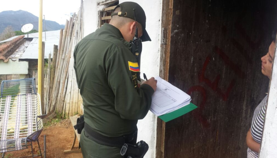 En el Huila vivimos en paz policias instruyen sobre el codigo de policia
