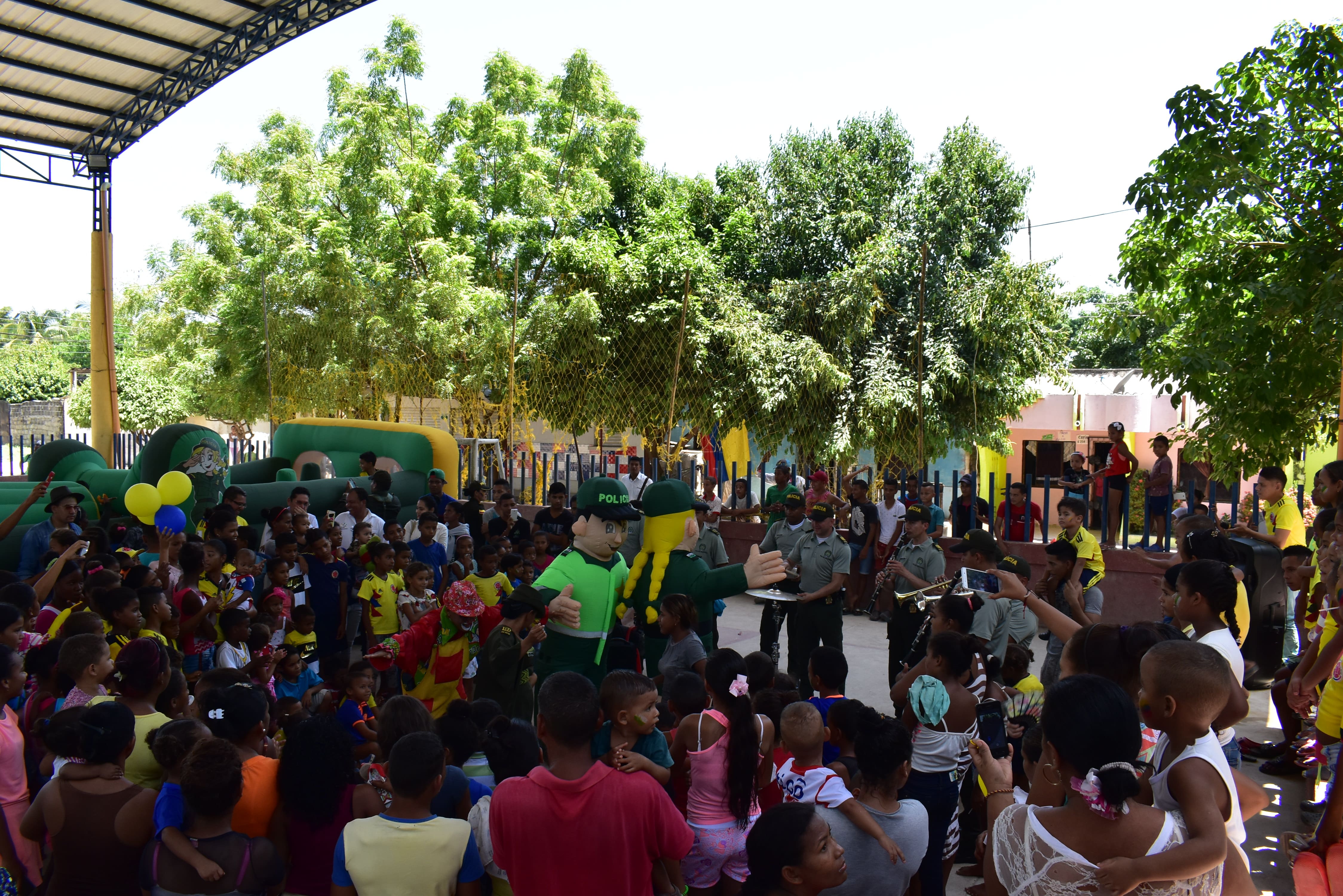 Con la participación de la Orquesta de la Policía, se intervino el corregimiento de Sampues - Aracataca intervención orquesta-actividades de acercamiento a la comunidad en el corregimiento de Sampues-aracataca