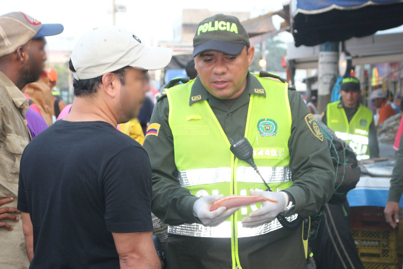 Realizamos-controles-a-ventas-de-pescado-en-el-mercado-de-bazurto Realizamos-controles-a-ventas-de-pescado-en-el-mercado-de-bazurto